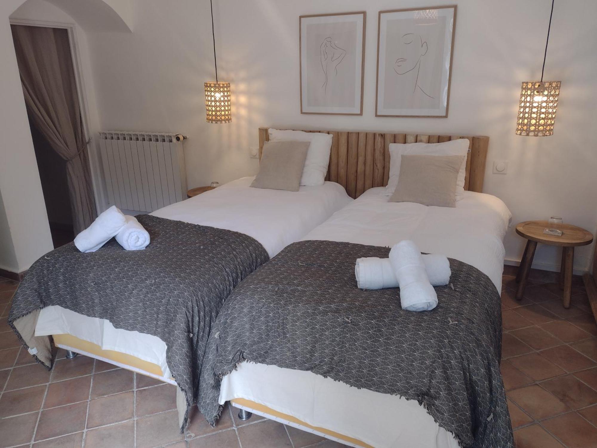 La Maison Des Autres, Piscine Chauffee, Chambres D'Hotes Proches Uzes, Nimes, Pont Du Gard Saint-Genies-de-Malgoires Rom bilde
